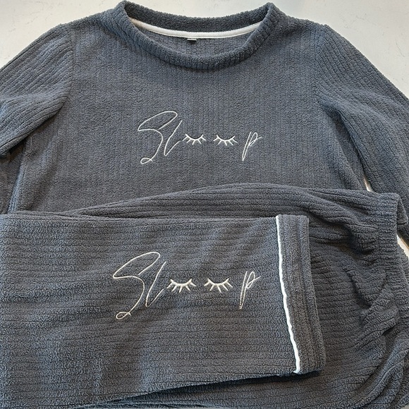 Lounge/Pajama Top & Pants Size Medium - Picture 1 of 9